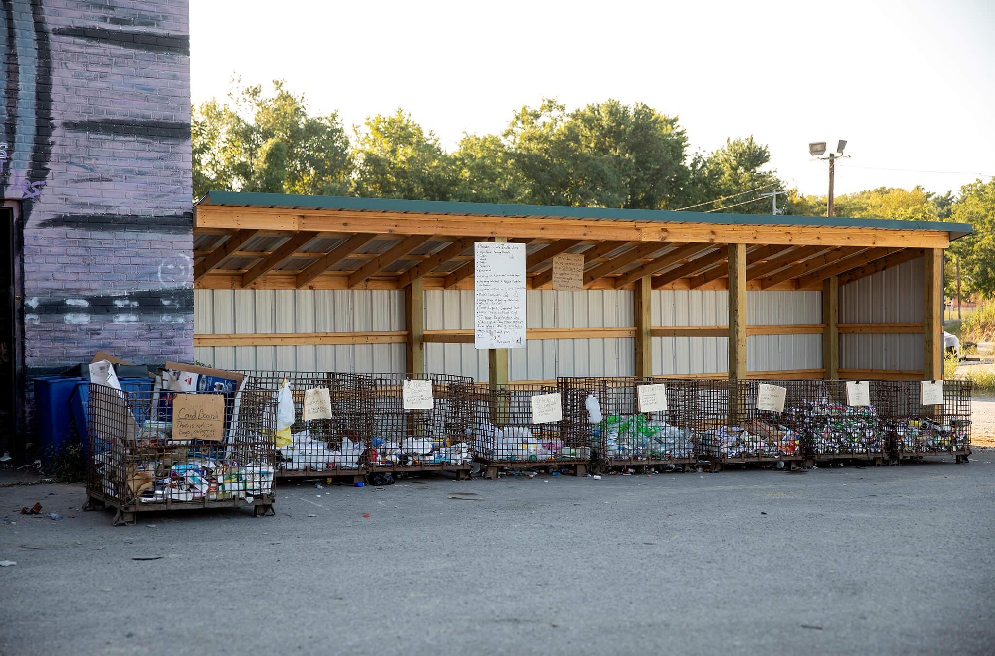 UT Martin self-sort recycling station